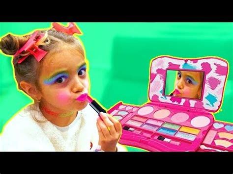 las ratitas muñecas|Las Ratitas pretend play maquillan con maquillajes de ...